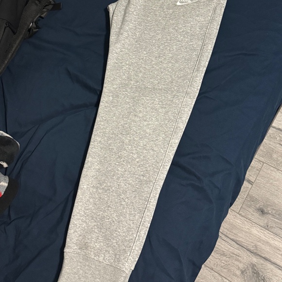 Nike Club Fleece Joggers - Picture 2 of 2